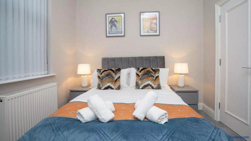 Luxury 1 Bedroom City Apartment By Belfast City Breaks