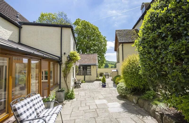 Luxury Self Catering Cottage in Historic Village Setting in the Forest of Dean