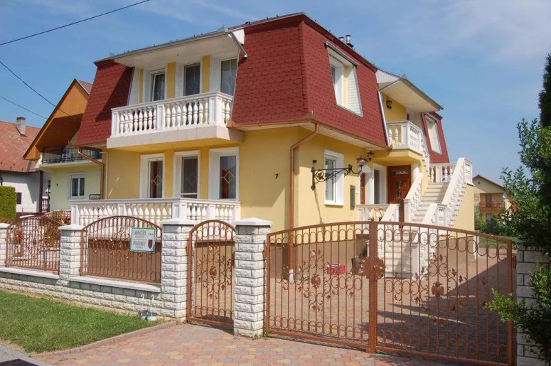 Cedar Apartments