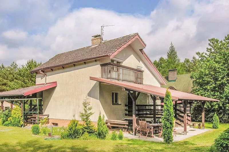 5 bedroom cozy home in Klodawa