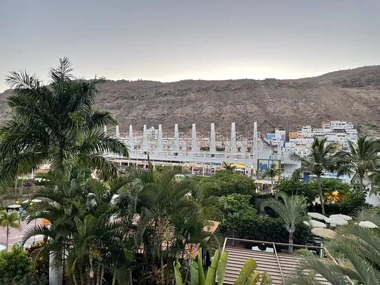 Shopping Center Plaza Mogan