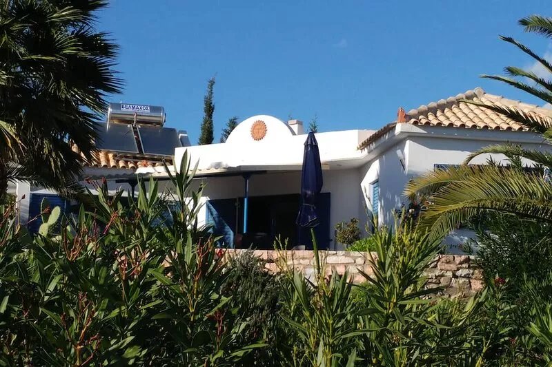 Modern holiday home, very quiet, surrounded by olive groves on a hill