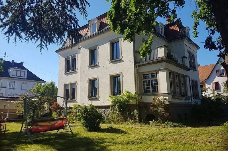 Apartment 100 m² in a mansion