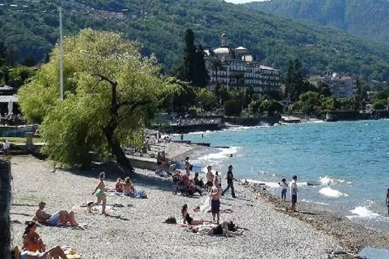 Apt in Stresa, superb view of Lake Maggiore, balcony, WiFi, A/C, garage