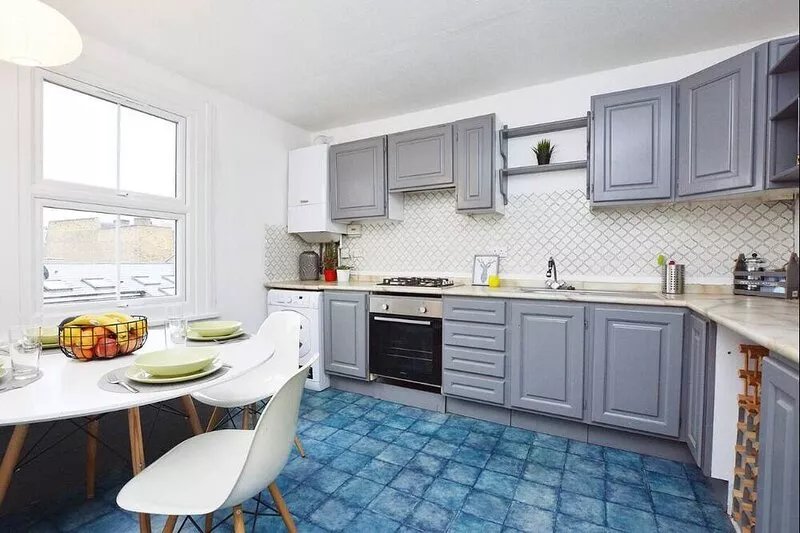 Oversize 1Bed Victorian Penthouse in Maida Vale