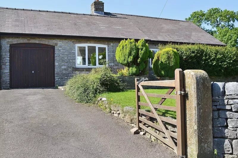 3 bedroom accommodation in Chelmorton, near Buxton