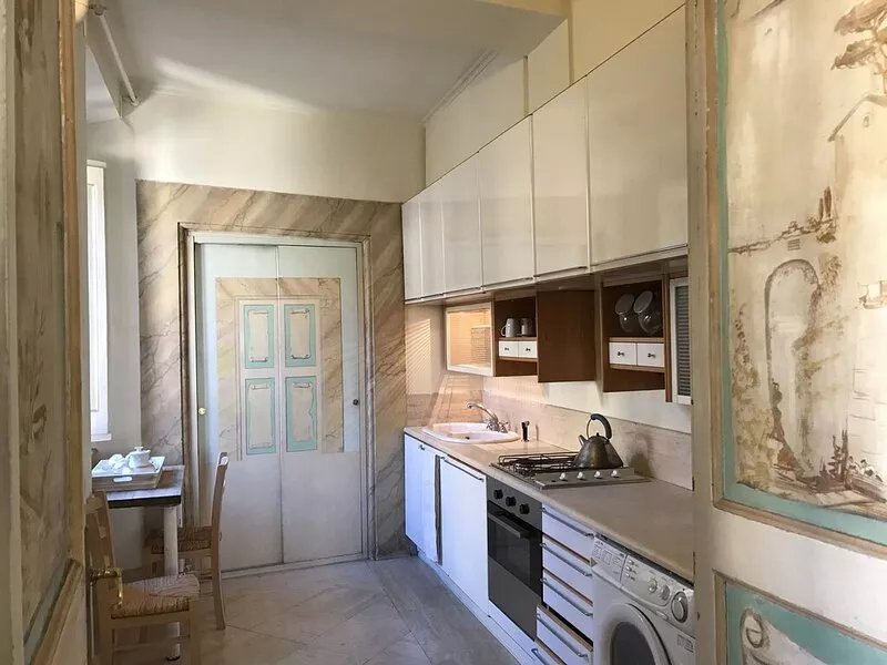 Rome, Historical Center, Via Giulia: unique, elegant, bright, 2 bedrooms, 2 bath