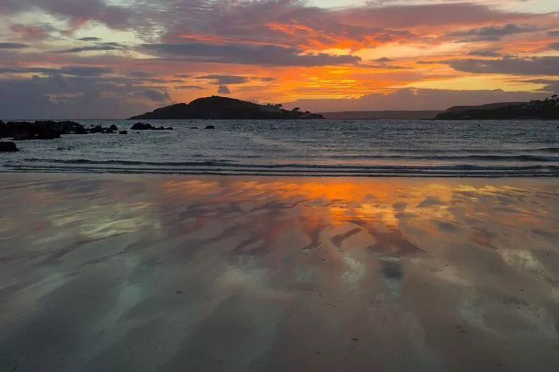 5* cosy, pet friendly holiday cottage within a short walk of the beach.