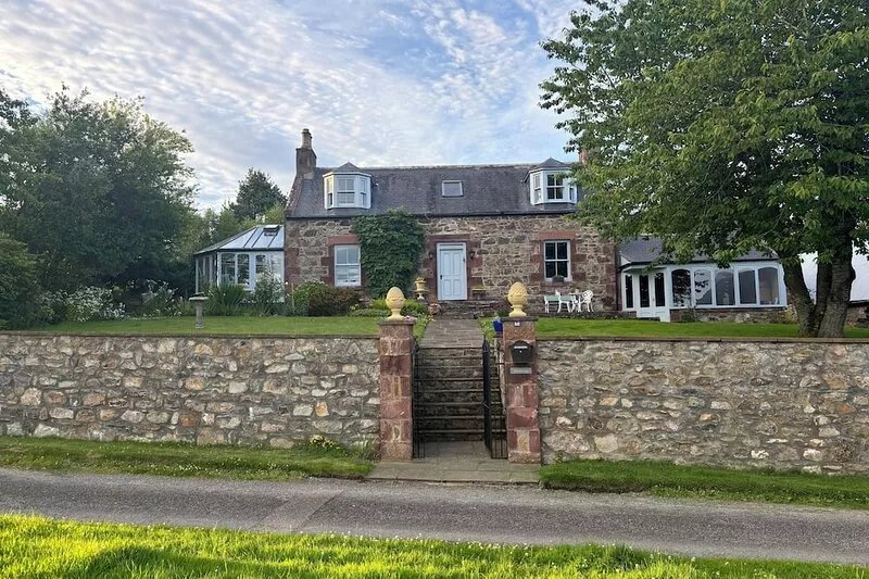 Silverstripe B&B in a country cottage peaceful location