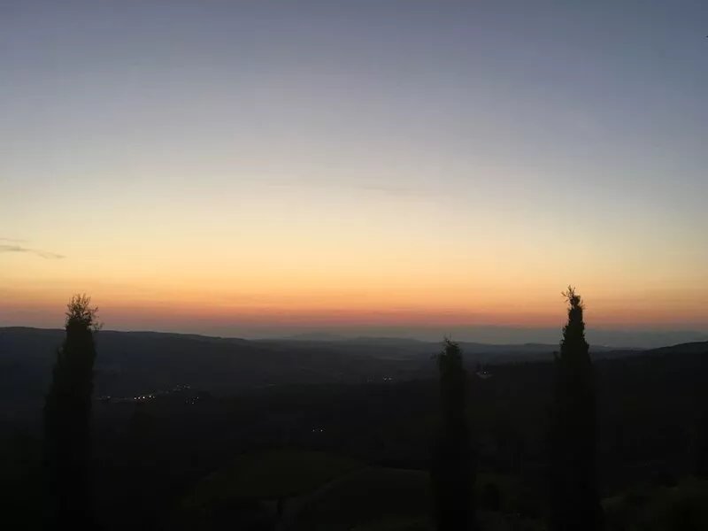 PICTURESQUE VIEWS OLIVE VINEYARDS EAT DRINK PURE RECREATION