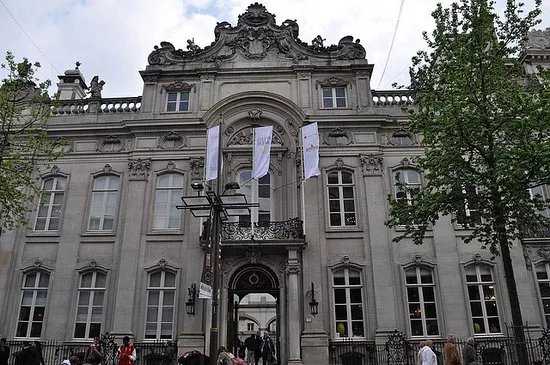 Paleis op de Meir