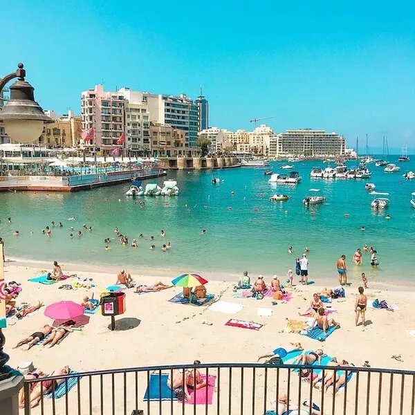 Sliema Penthouse near Balluta Bay, St Julian, Beaches and Valletta