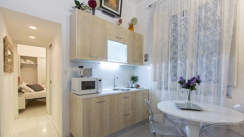 Delightful apartment on the ground floor of building in Via della Consulta