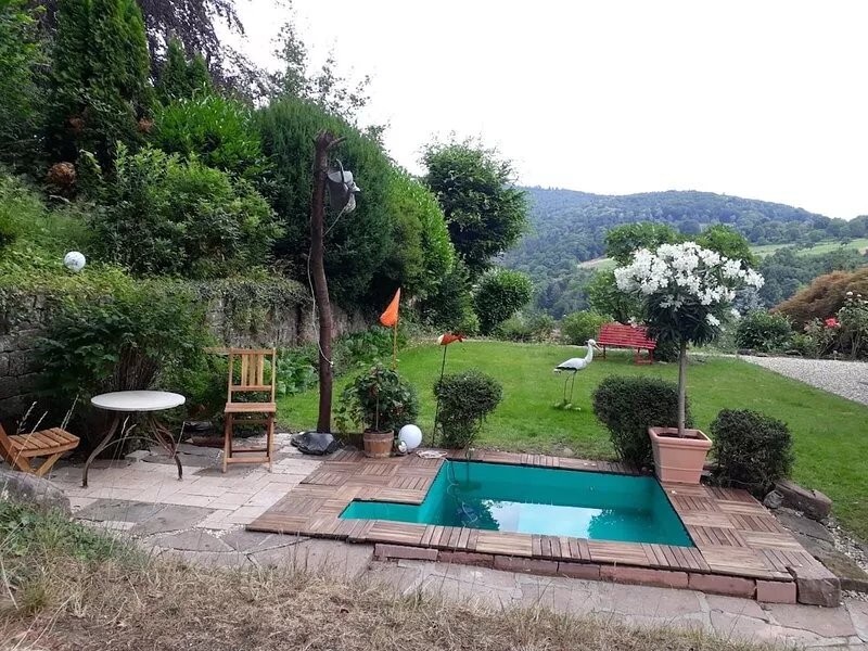 Top 3 Zi. Apartment in villa area near the castle and old town, 110 sqm