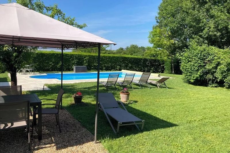 Cottage With Private Pool in Rural Vineyard Setting Close to Atlantic Beaches