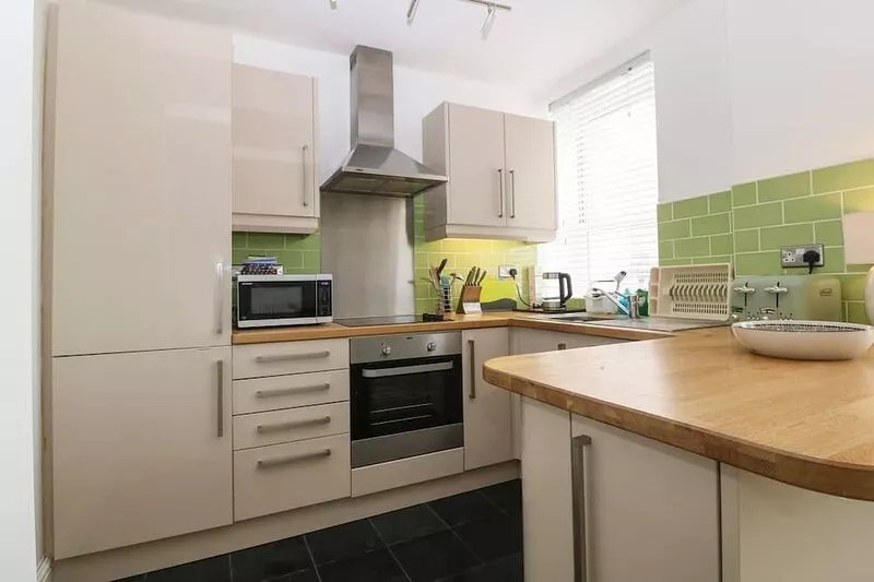 Y CASTELL APARTMENT 2, romantic, country holiday cottage in Criccieth