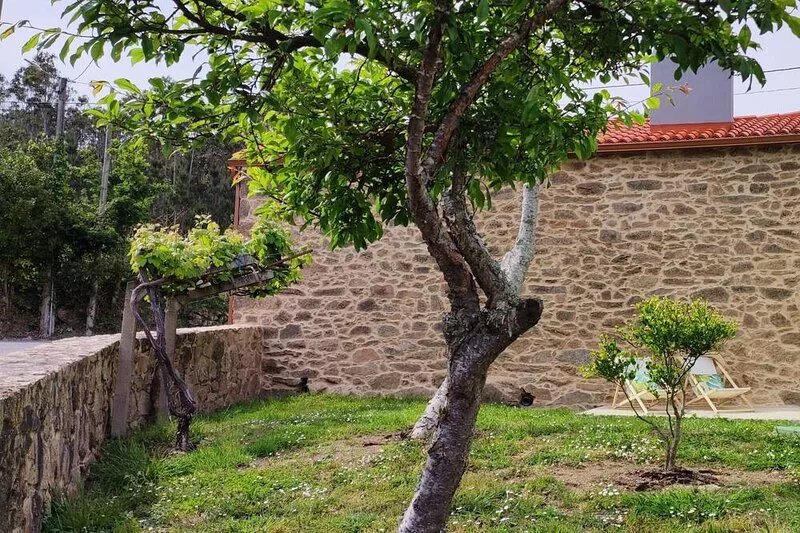 In the heart of Costa da Morte and Camiño dos Faros, near beaches in the middle
