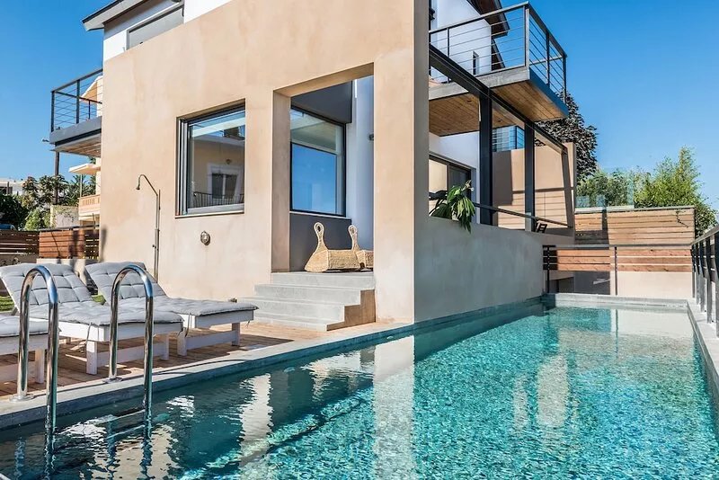 Happy Villa. New amazing 300sqm villa  close to Chania (with heated  pool)