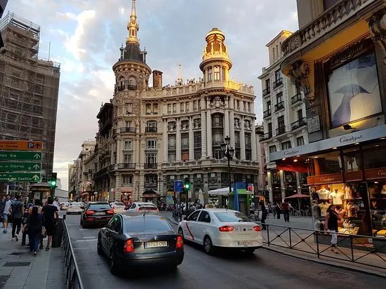 Plaza De Canalejas