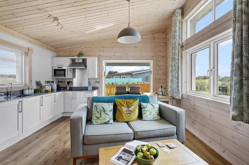 A stunning pet-friendly one-bedroom lodge with open plan living, private deck