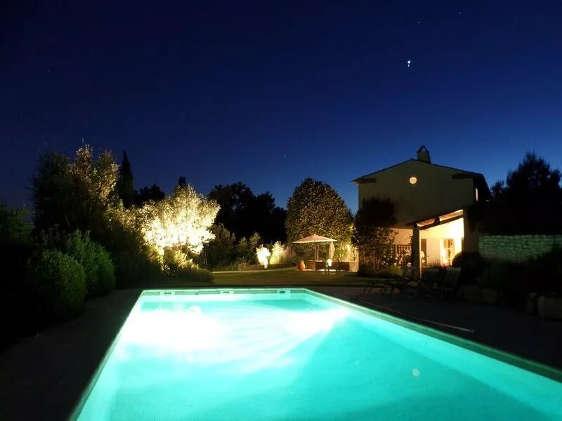 Provencal Villa with luxury services situated 15mn by car from Aix center.
