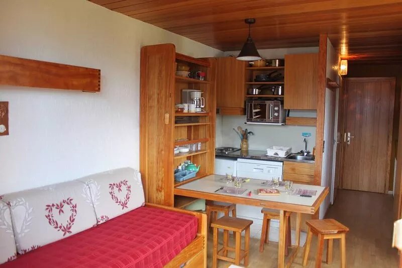 Studio quiet with stunning views over the valley