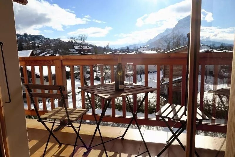 2 Bedroom Luxury Apartment, Les Carroz D'Araches with Wifi, Sauna and Parking