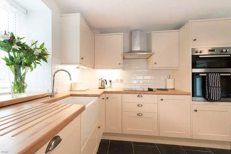 Spacious Three Bedroom Holiday Cottage Near Criccieth | Dulwyn