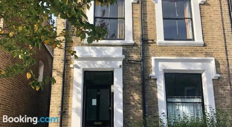 Rooms to Let in W12