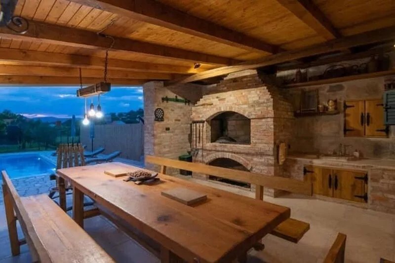 Adorable holiday home with swimming pool