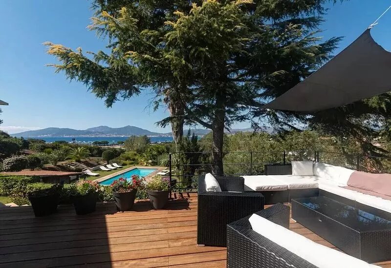 Porticcio center: sea view, private heated pool