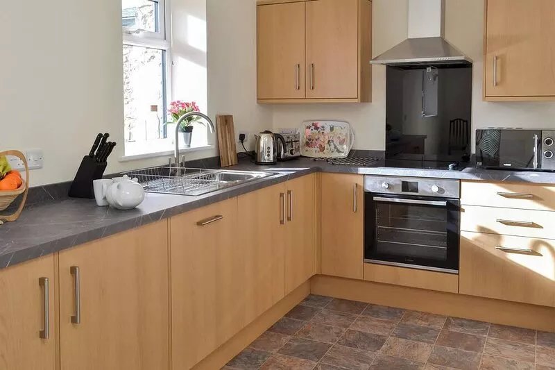 4 bedroom accommodation in Luton, near Newton Abbot