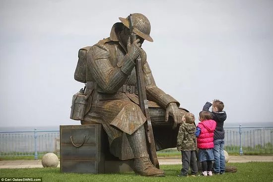 Tommy World War One Soldier Sculpture - Eleven 'O' One