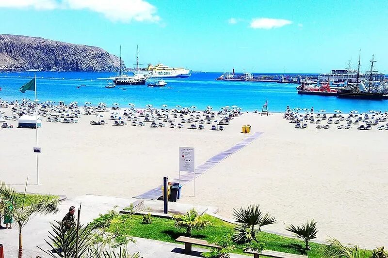 Modern Apartment Cristimar very central, only a few steps to the dreamful beach