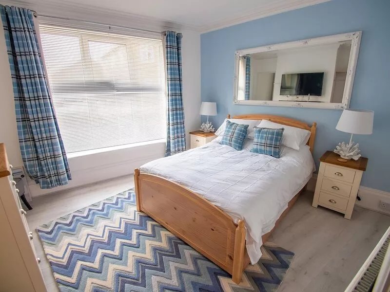 North Bay Apartment with Internet, Smart TV's and Patio Area