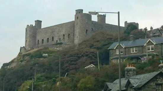 Hufenfa'r Castell