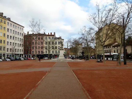 Place de la Croix-Rousse