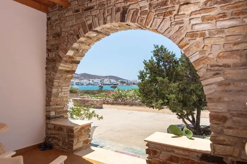 Villa in a quiet area with fantastic view on the port, near sandy beaches