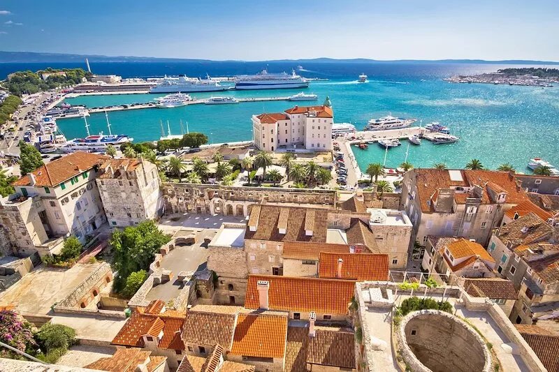 Korta 6****, Top location - studio for 2 with balcony in the old town of Split