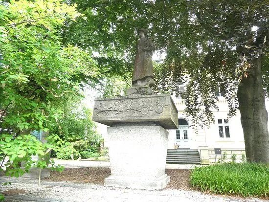 Neunerdenkmal