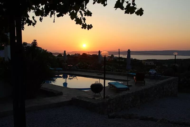 Villa Artemis: heated private swimming pool, sea view, private garden