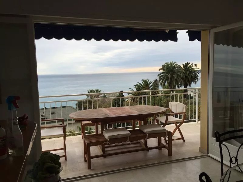 Panoramic 180 ° view of the bay of Menton famous for the Lemon Festival
