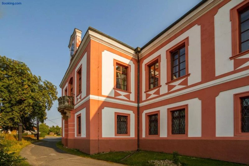 Zamek Lobec