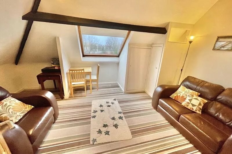 Spacious Four Bed Home with Parking - Sleeps 8 - Bournemouth