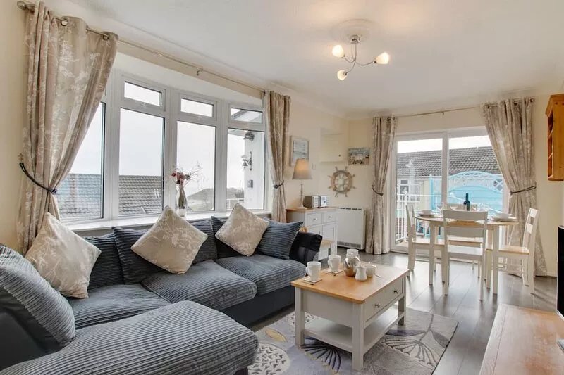 Lighthouse View - Two Bedroom House, Sleeps 4