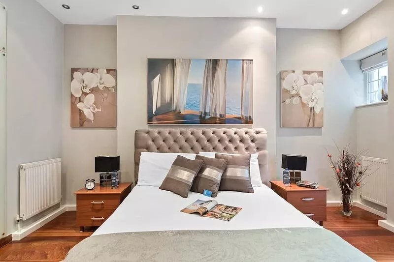 Bright Earls Court Apartment