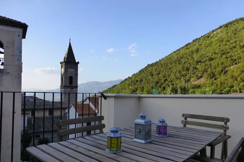 Historic Village House, Roof Terrace - Sleeps 5