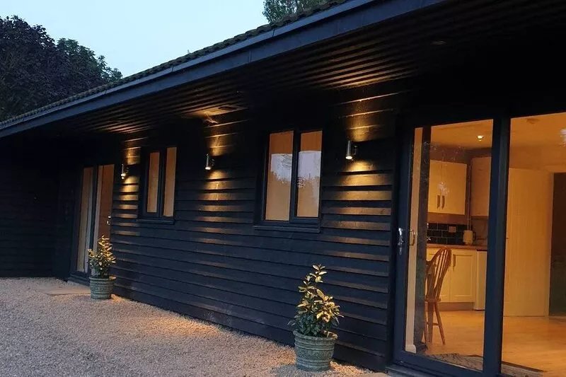 Studio Cottage in Lincolnshire, The Chicken Coop, close to Cleethorpes Beach