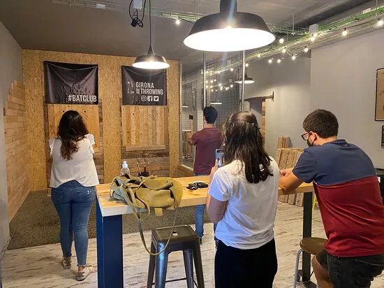 Girona Axe Throwing - Llancament de destral