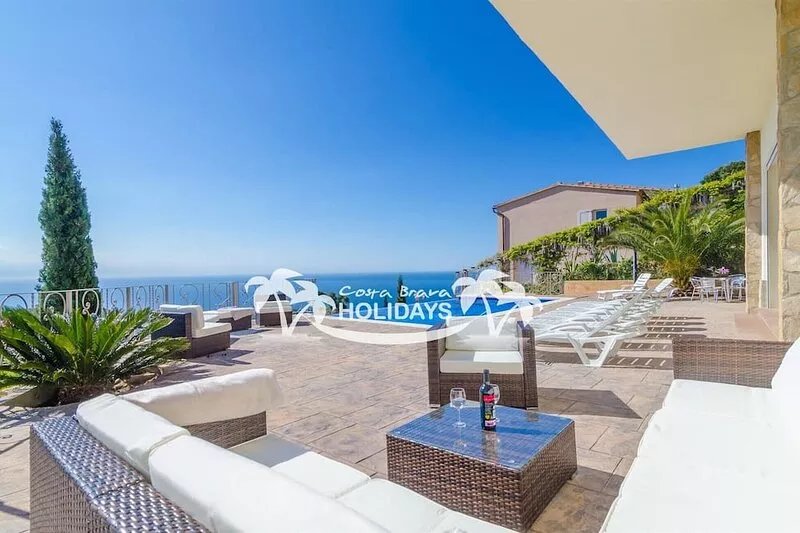Villa 12-16 p, magn. seaview, wifi, air conditioning, central heating, luxuous,